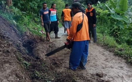 Longsor dan Pohon Tumbang Melanda Dua Desa di Kudus Akibat Hujan Deras Disertai Angin Kencang