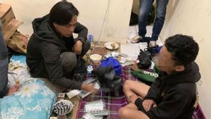 Remaja 19 Tahun di Sukabumi Ditangkap Polisi karena Jual Obat Keras Ilegal Hexymer dan Tramadol HCI