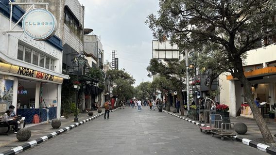 Dijaga TNI-Polisi, Pemkot Bandung Pastikan Tak Ada PKL Saat 'Braga Beken'