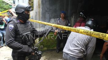 Densus 88 perquisitionne la maison d'un résident à Garut