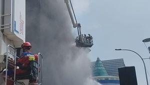 Empat Orang Alami Luka Akibat Kebakaran di Gedung Agres ID Mangga Dua
