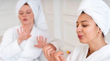 مراقبة سلامة منتجات العناية بالبشرة التي تحتوي على مواد كيميائية نشطة