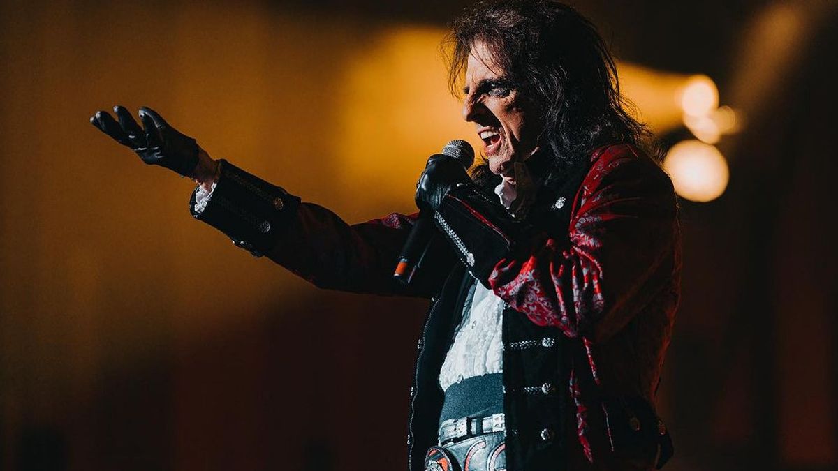 Calls Transgender A Hazardous Trend, Alice Cooper Terminated By Cosmetic Company Contract