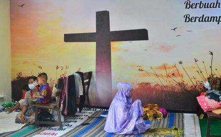 Viral Foto Muslimah Salat di Gereja Beredar, Camat Jati Kabupaten Kudus Bilang 'Hal Biasa Bagi Warga Desa'