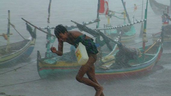 Weather Forecast 1 June 2026: BMKG Warns Heavy Rain in Serang, Bandung, Ambon