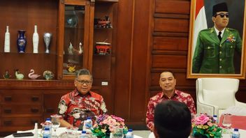 PDIP Secretary General Meeting The Governor Of East Java And Eri Cahyadi At The Surabaya Walkot Office House