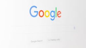 Google devient le moteur de recherche le plus populaire, le navigateur et le site internet dominant le marché