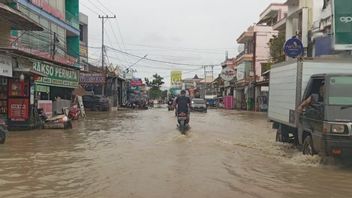 Floods Soak 26 Points In Samarinda, Toddlers Reportedly Lost In The Current