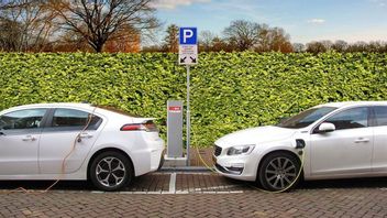 List 4 Countries With The World's Most Electric Car Population