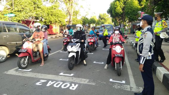 Kota Tuban Terapkan Pembatasan Sosial di Jalan Ala <i>Starting Grip</i> MotoGP