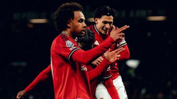 Gary Neville's Sharp Criticism of Amorim: Every Change is Always Strange