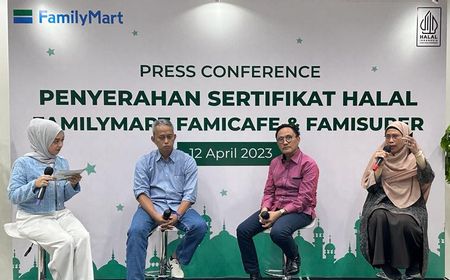 Convenience Store FamilyMart Jadi Pengelola Gerai Penyedia Makanan dan Minuman Pertama Kantongi Sertifikat Halal