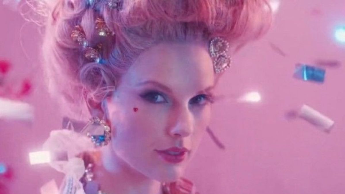 Rekor, Album Midnights Milik Taylor Swift Laku Sejuta Unit Hanay dalam Seminggu