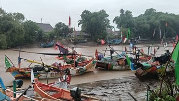 帕蒂河Kedungdowo河失踪农民的搜索受到湍急河流的阻碍