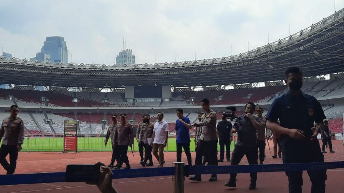 Not Only Banning Guns And Tear Gas, Police Secure The AFF Cup From Outside The Stadium