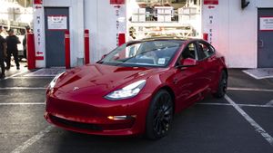 Tesla Tarik Kembali 80.000 Lebih EV Karena Masalah <i>Software</i> dan Sabuk Pengaman