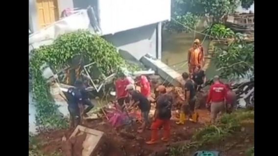 Un Glissement De Terrain Affecte Plusieurs Maisons à East Kemang, Aucune Victime De La Mort