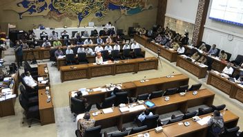 政府和众议院同意雅加达省长在DKJ法案中任期5年