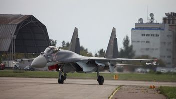 苏霍伊苏-35战斗机在波罗的海拦截美国战略轰炸机，俄罗斯：防止侵犯边境