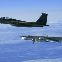 Jet Tempur F-16 AS Cegat Sukhoi Su-30 dan Pengebom Strategis Tu-95SM Rusia di Dekat Alaska