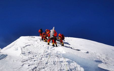 Gunung Qomolangma Bertambah Tinggi dan Kini Jadi yang Tertinggi di Dunia