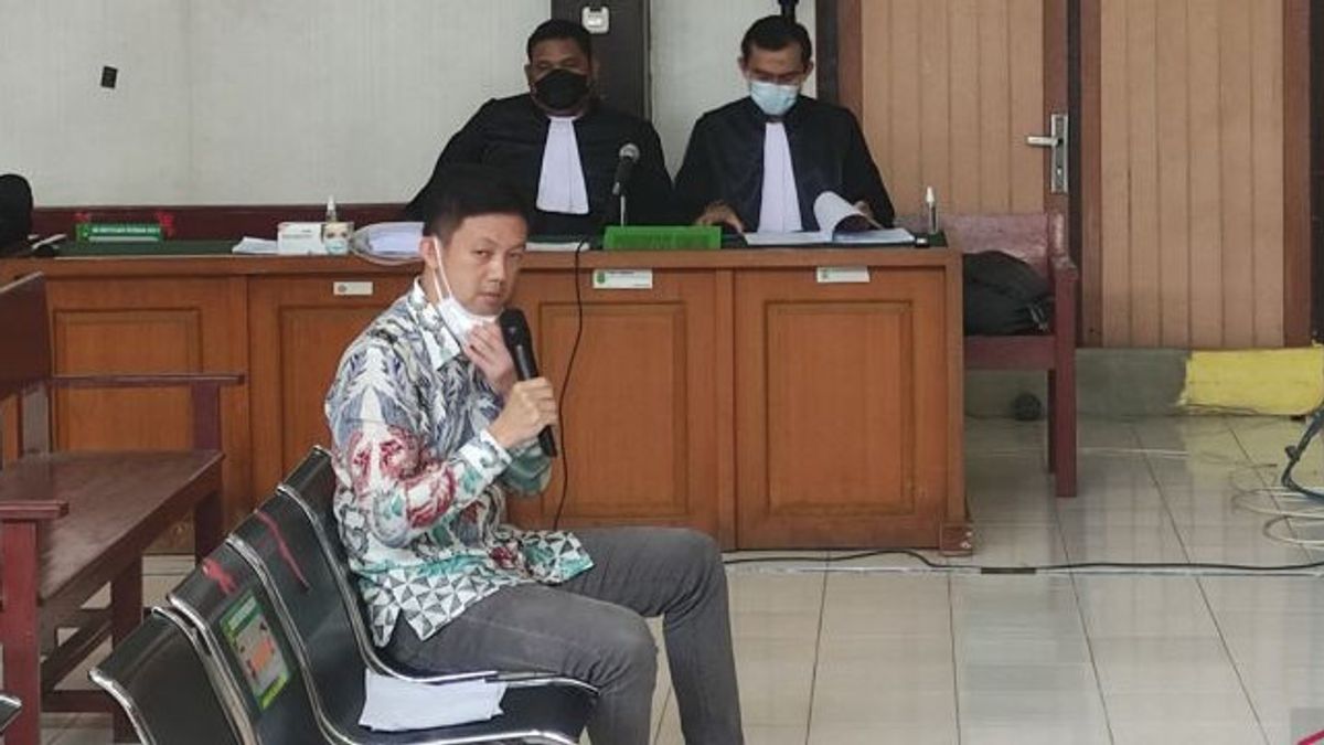 During The Trial, Suhandy Admitted To Giving Bribes To The Muba Regent, Dodi Reza Alex