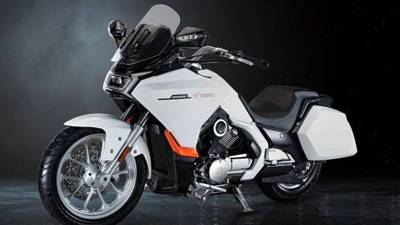 This Chinese Motorcycle Manufacturer Releases A Honda Gold Wing-like Motorcycle