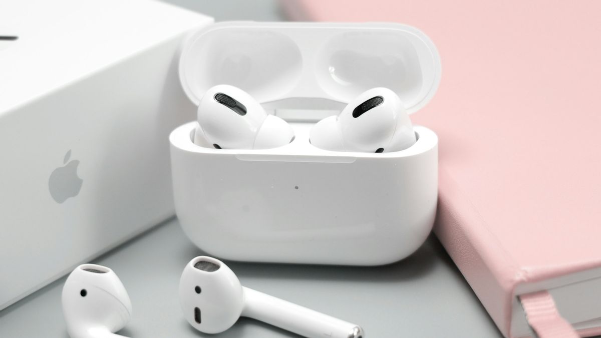 How To Fix Unbalanced AirPods Sounds