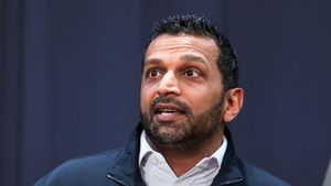 Hacker Pro-Iran Tantang Keamanan AS, Email Pribadi Bos FBI Diretas! 