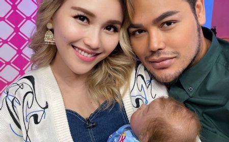 6 Foto Eqqel Putra Ivan Gunawan yang Bikin Ayu Ting Ting Gemas, Asli atau Boneka?