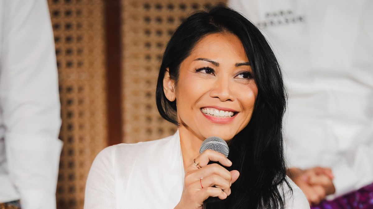 العرض الأول للأفلام الإندونيسية ، Anggun C. Sasmi في الأصل Cuekin DM من Wregas Bhanuteja