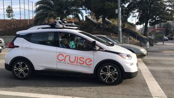 巡航，一个付费乘车服务与自动驾驶车辆正式在加利福尼亚州运作