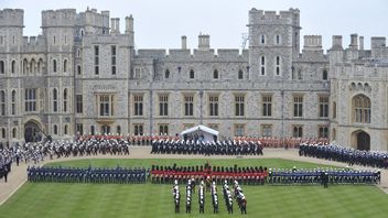 Penyusup Bersenjata di Halaman Kastil Windsor Ditangkap saat Ratu Elizabeth II dan Pangeran Charles Rayakan Natal