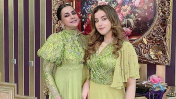 Tasya Farasya在Melawan Ahmad Assegaf的离婚听证会上介绍了母亲和五名证人