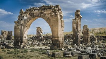 Les Archéologues Découvrent Une Structure Universitaire Du 12ème Siècle Sur Le Site Archéologique De Harran