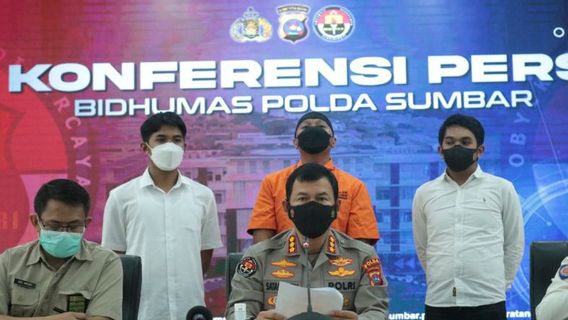شرطة غرب سومطرة و BKSDA تعتقلان بائعي مئات الحيوانات المحمية