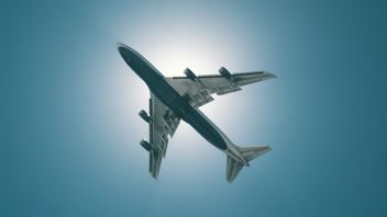 ドバイ空港はドローン攻撃後に再開