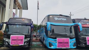 Kejari Ponorogo Lelang 11 Bus Pariwisata Mantan Kepsek SMK PGRI 2 Terdakwa Korupsi Dana BOS
