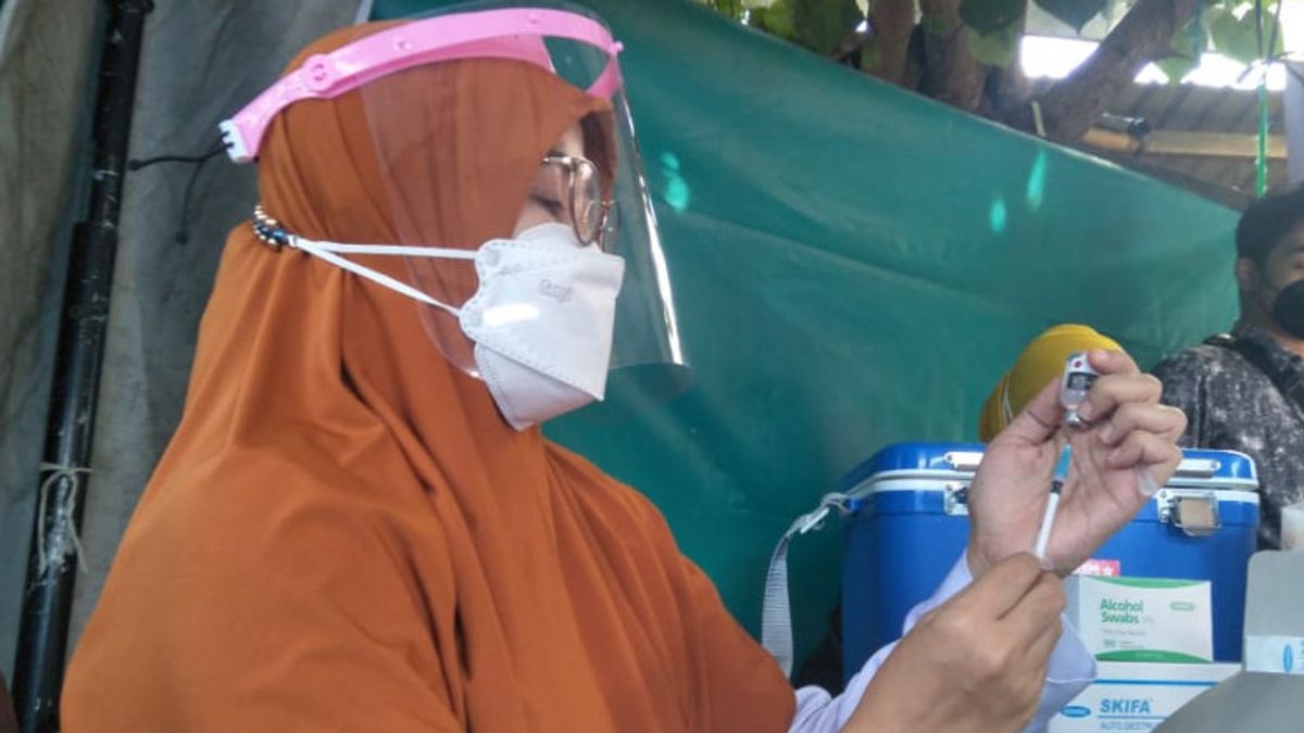 Dinkes Mataram Bantah Stok Vaksin COVID-19 akan Ditarik 