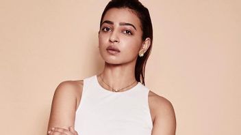  Bintang Bollywood Radhika Apte Buka Suara soal Video Bugilnya yang Viral