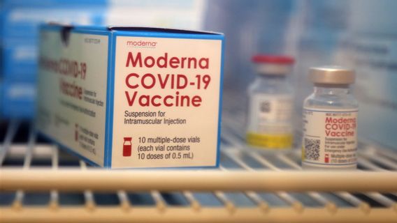 السويد والدنمارك تعليق اللقاحات للشباب بسبب التهاب عضلة القلب، يقول مودرنا