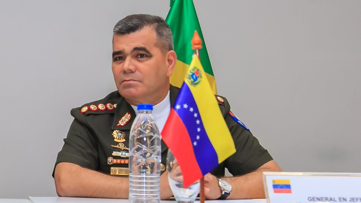 Venezuelan Minister of Defense Demands the World Pay Attention to What is Happening to the Sovereignty and Constitution of His Country