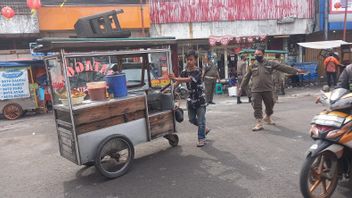 一个摊位以500万印尼盾的价格售出：来自不同团体的唐格朗旧市场数十名敲诈勒索者