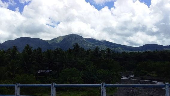 Gunung Awu Sangihe Sulut Masih Berstatus Siaga