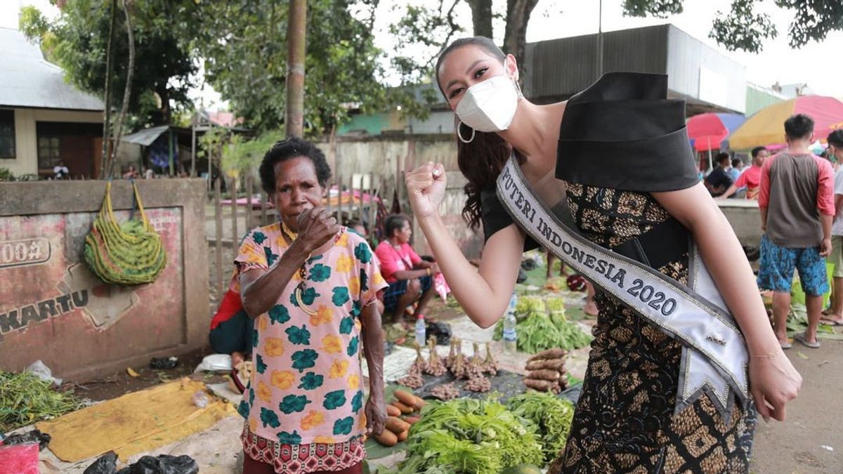 4 Potret Keseruan Puteri Indonesia, Ayuma Maulida Saat Mengunjungi Papua 