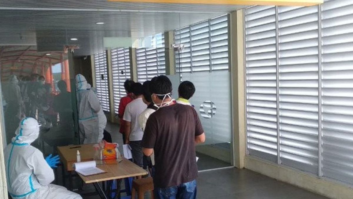 200 PMI Asal Malaysia yang Dipulangkan Lewat Batam Terinfeksi COVID-19