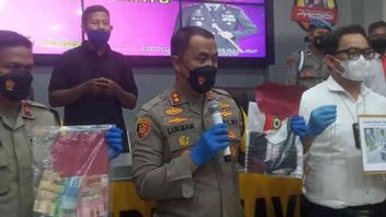 首都森皮玩具，这个抢夺者在Indramayu袭击Kepsek，奖励警察“热铅”