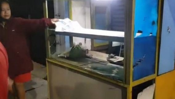 Tawuran di Jatinegara, Pedagang Kaki Lima Dijarah