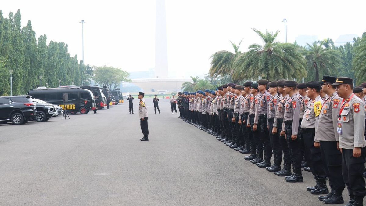 1,233 Joint Officers Guard In And Out Of The Constitutional Court Building Ahead Of The PHPU Session