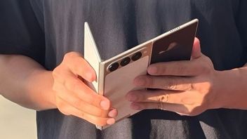 TECNO偷走注意力,展示Tri-Fold Phantom Ultimate G Fold智能手机